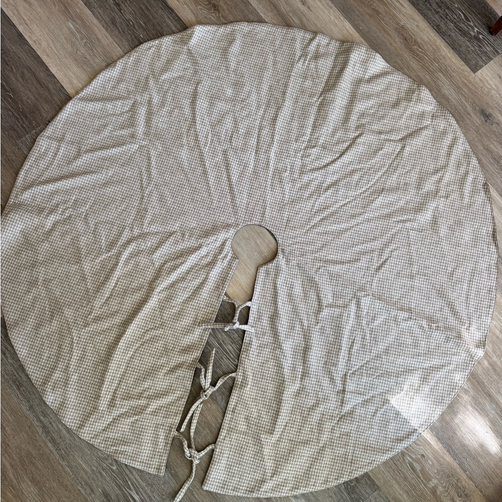 Lulu and Georgia Christmas Tree Skirt